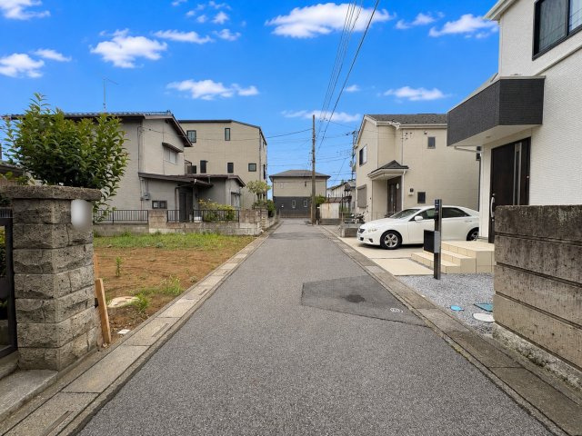 ■東武スカイツリーライン「一ノ割」駅徒歩12分！　■土地面積約34坪！　■お好きなハウスメーカーで建築可能です！　■上沖小学校徒歩5分(350ｍ)・大沼中学校徒歩13分(1000ｍ)