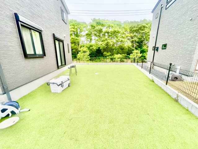 人工芝の綺麗なお庭(^^♪