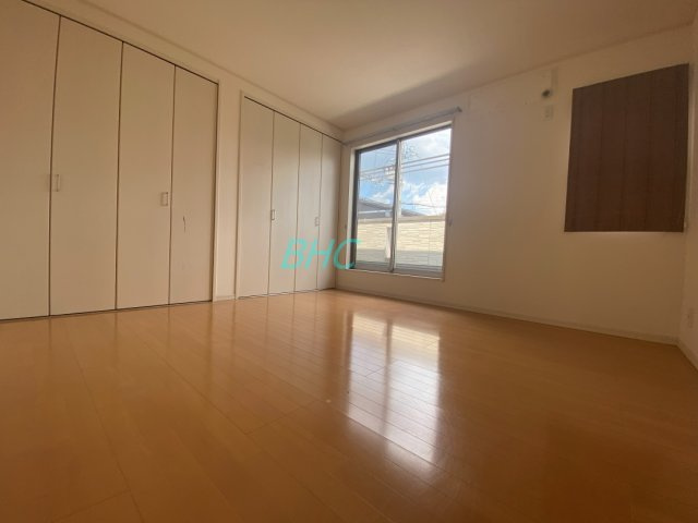 クローゼットのあるお部屋！荷物を収納することでお部屋をスマートに見せることができます。気持ちの良い自分空間を♪