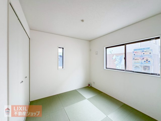 【和室】現地完成写真。ゆったりくつろぎスペース。お子様の遊び場としても重宝しますね♪