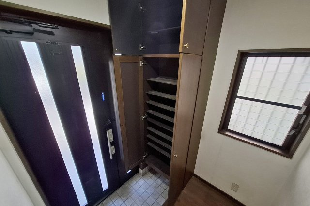 玄関：下駄箱