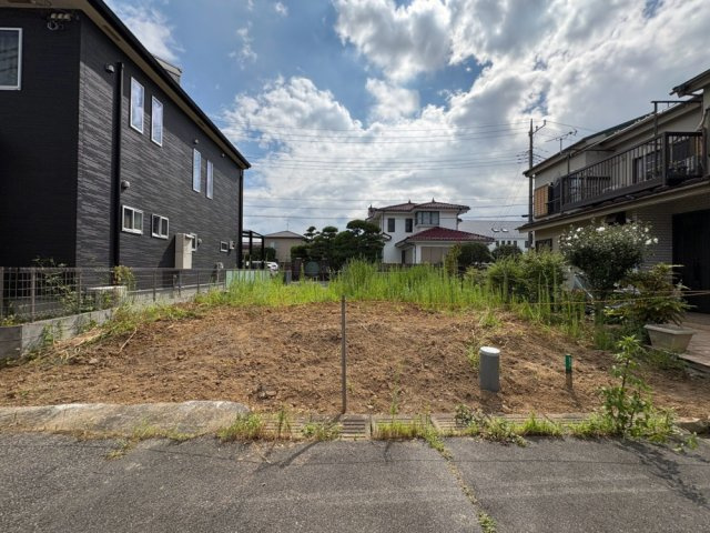 ■東武スカイツリーライン「せんげん台」駅徒歩14分　■お好きなハウスメーカーで建築可能　■土地面積約38坪　■閑静な住宅地　■武里西小学校徒歩12分(900ｍ)・春日部南中学校徒歩19分(1500ｍ)