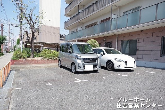 敷地内にある駐車場です！