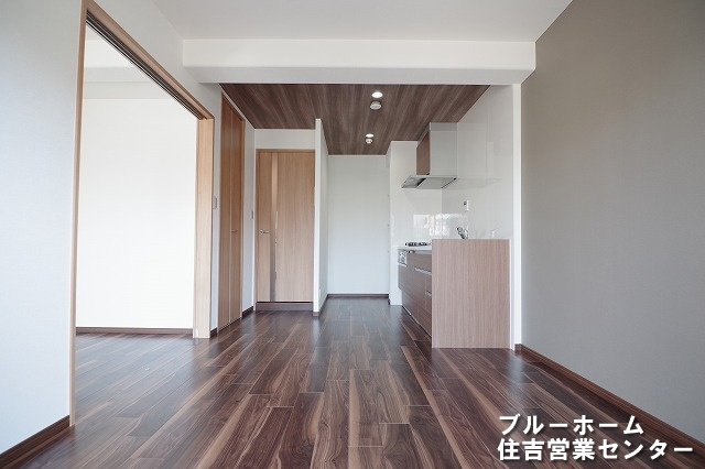 約9.2帖のLDKです！広々とした空間で大きな家具の配置等も困りません♪