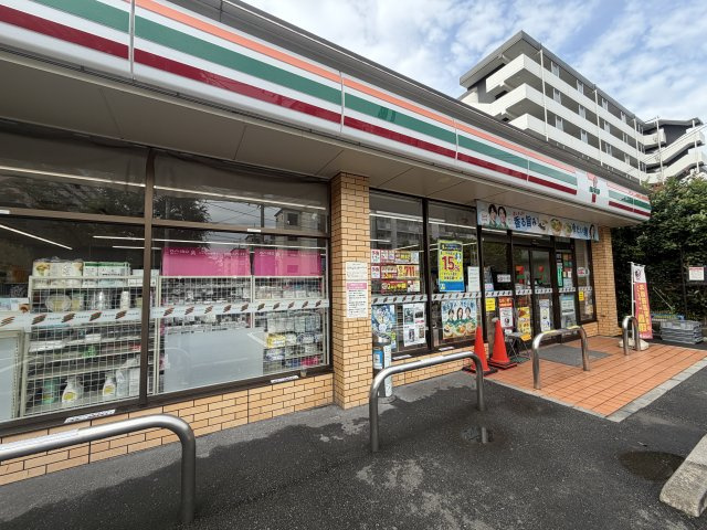 セブンイレブン板橋坂下3丁目店まで徒歩約3分