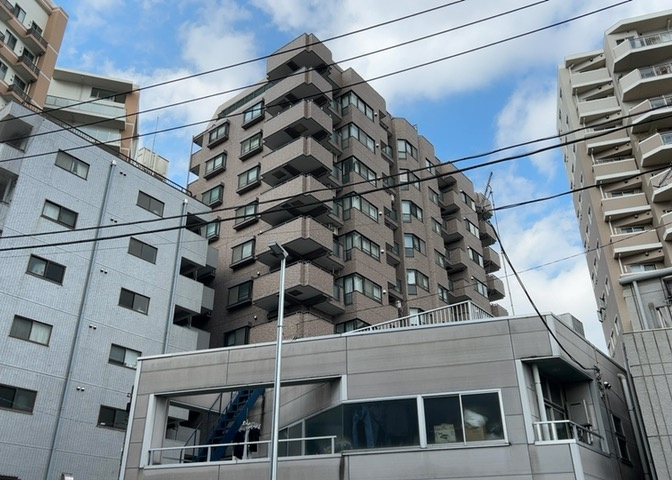 景色重視でお家選ぶをするとスーパーが遠い！学校が遠い！など生活をするうえで利便性で困ることもあります。まず一度現地を見学する際に、周辺の施設などがあるかを確認し、暮らし始めた後のことを想像しましょう。