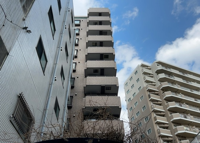 ＳＲＣ造は強度や耐震性の面でもRC造と比べて優れています。そのため、10階建以上の高層または超高層マンションなどの建築にも多く採用されています。柱や梁などのサイズが小さくても高い耐震性を確保できます。