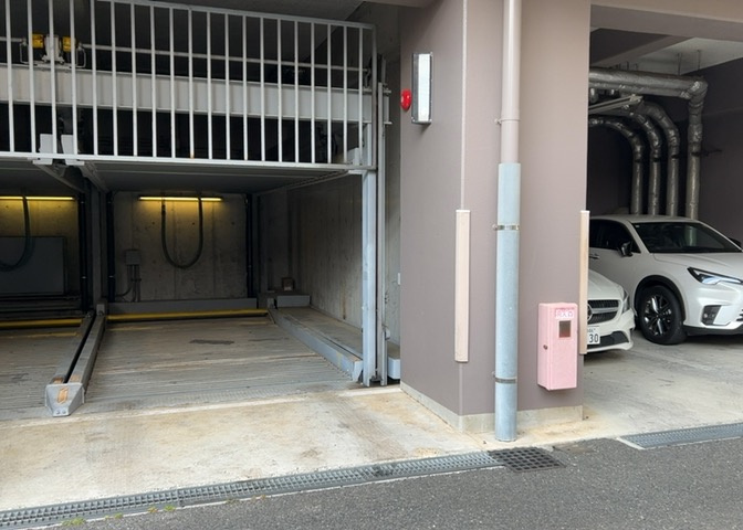 マンションの駐輪場は、事前に空きがあるか確認を取ると安心です。せっかく入居したのに駐輪スペースがない！なんてことになったら大変ですよね。そこで、内見時や購入前にはまず事前に確認しておくと良いでしょう。