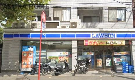 ローソン　真金町店が最寄りにあります♪ちょっとしたお買い物するのも便利ですね♪