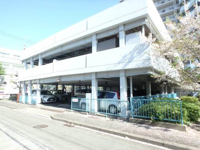 自走式の平面駐車場