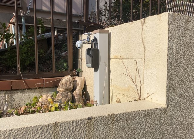 敷地内に散水栓や立水栓があると便利です。水道水を直接利用できるため、水を運ぶ手間を省くことが出来ます。大量の水を必要とする洗車作業や清掃などに役立ちます。その他設備とあわせて、現地でご確認ください。