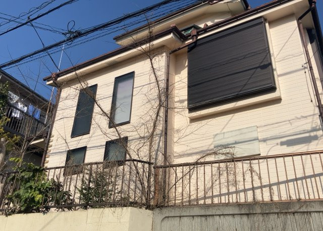 隣家の土地はどうなっているのか、生活利便施設が近くにあるのか、学校まで近いかなど、お客様のライフスタイルにあわせたイメージが重要です。また、近くにあると困る施設が近くにないかも確認するといいでしょう。