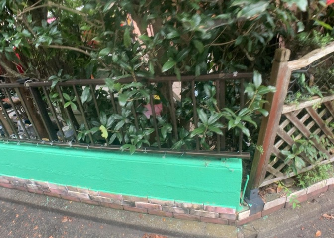 庭があることでガーデニングや家庭菜園はもちろん、こどもの遊び場やペットを放して遊ぶことができます。また、家の周囲に余裕があるということです。隣地との間があれば、十分な日当たりと、風通しが確保できます。