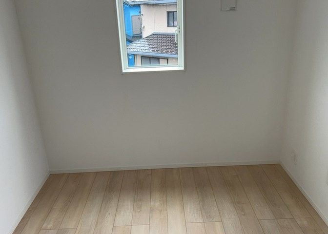 子供が何人でも年齢によっては、受験時にしっかり壁のある個室があった方が良い場合もあります。難しい問題ですが、兄弟の人数や、性別や年齢差によって状況が異なりますので、数年後のこともしっかり考えましょう。