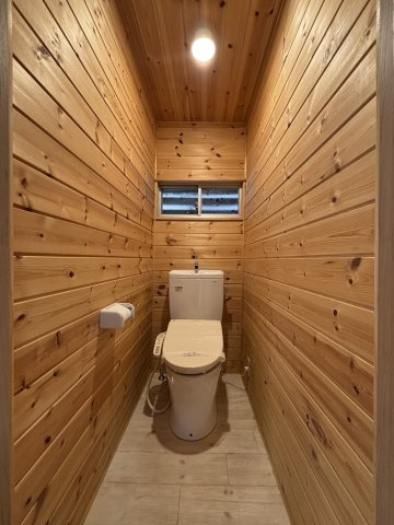 清潔感のあるトイレです