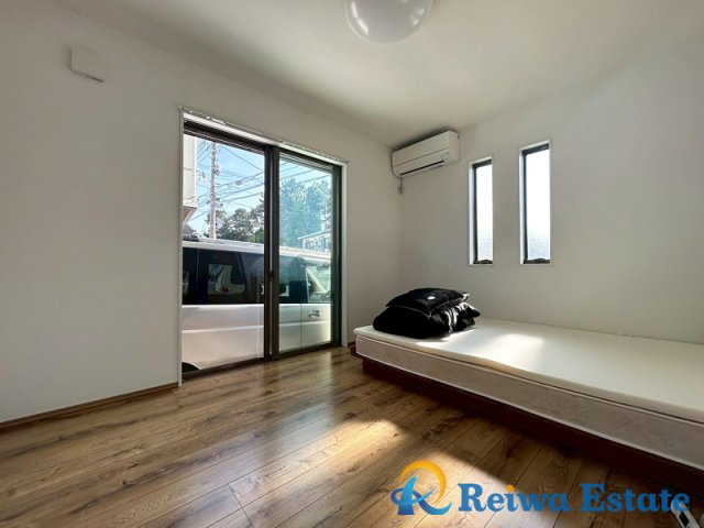 2面採光で圧迫感がなく風通しの良い洋室！　