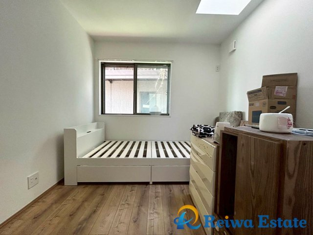 2面採光で圧迫感がなく風通しの良い洋室！　