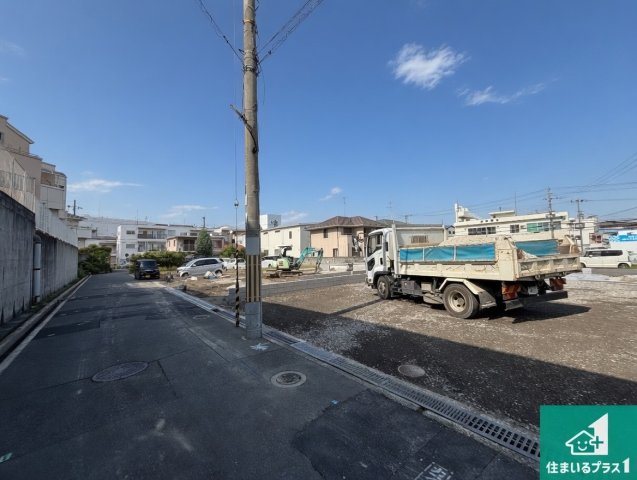 周辺は落ち着いた街並みの住宅地！子育てがしやすい住環境です！