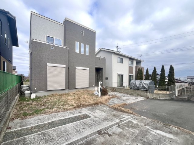 ■外観｜閑静な住宅街で始める新しい暮らし♪開放的な毎日をあなたへ(^^♪
