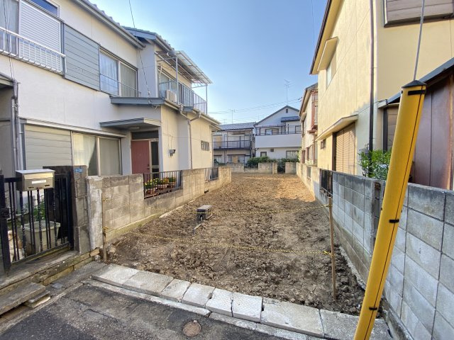 接道4ｍありますので、駐車も楽に行えます。