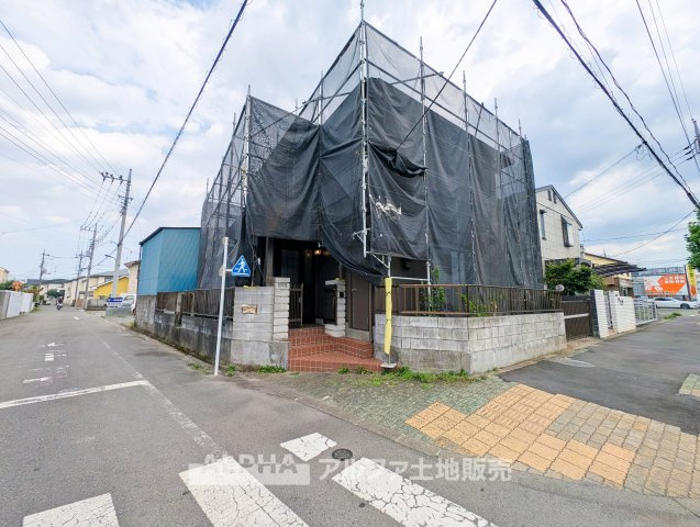 前面道路含む現地写真です