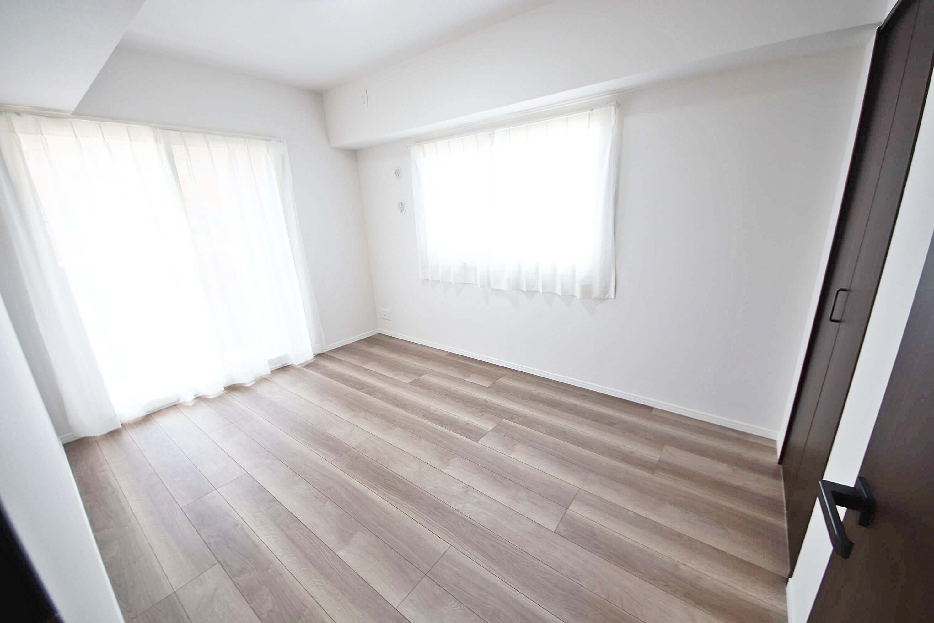 角部屋につき陽当たり・開放感良好！全居室収納付のため、どのお部屋を広く使えます