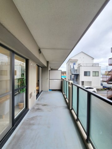 広々としたバルコニーです