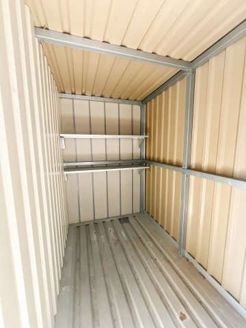 各住戸に専用の物置がございます。（月額1、500円）