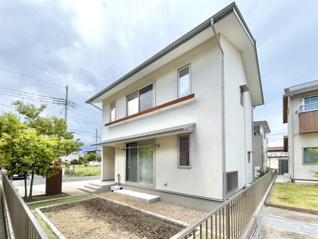 ■外観|シンプルで洗練されたデザインは住まう人の色に染まり、個性を映し出します♪本日見学可能(*＾＾*)