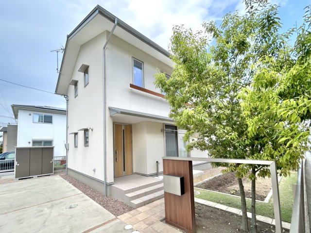 ■外観｜閑静な住宅街で始める新しい暮らし♪開放的な毎日をあなたへ(^^♪