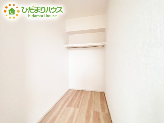 しっかり収納がついております！各居室にしっかり収納がついているので、荷物が増えても安心ですね！お部屋を広く使うためにも収納スペースは必要です