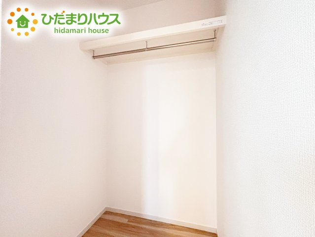 家族みんなで共同で使える便利な廊下収納！