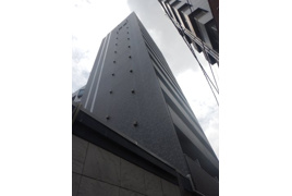 アデッソ新宿若松町の外観