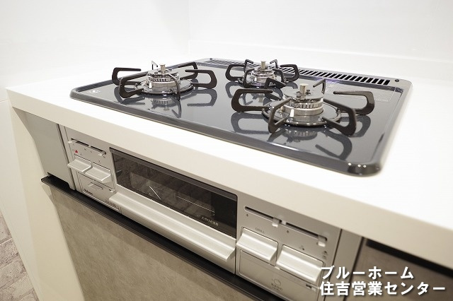 お料理が楽しくなる3口コンロ・グリル付き！