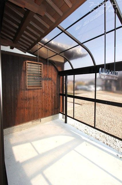 【テラス】急な悪天候でも安心して洗濯できます