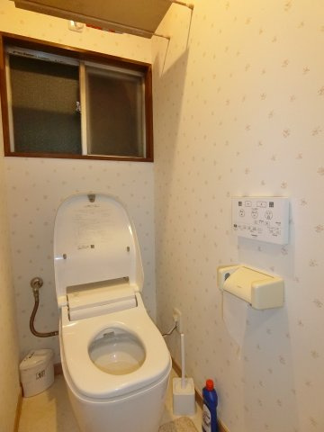 タンクレスのスタイリッシュなトイレです。