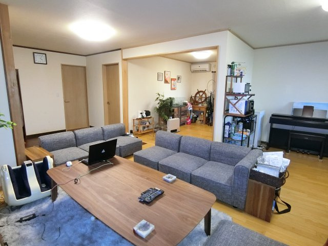 広々とした風通しの良いリビングスペースです。毎日ご家族で暮らす空間、明るい気持ちでお過ごし頂けます。