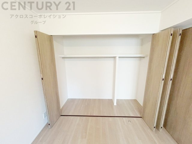衣類やアクセサリー、小物類の収納が便利で整理整頓がしやすく、部屋の美観を保ちつつ、スペースを最大限に活用できます。衣服のしわやダメージを防ぎ、長持ちさせることができます。