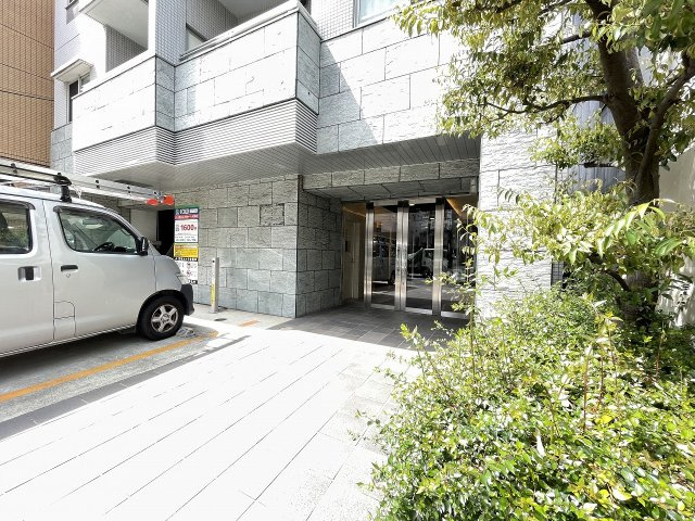 マンションの顔でもある、高級感漂うエントランス。　