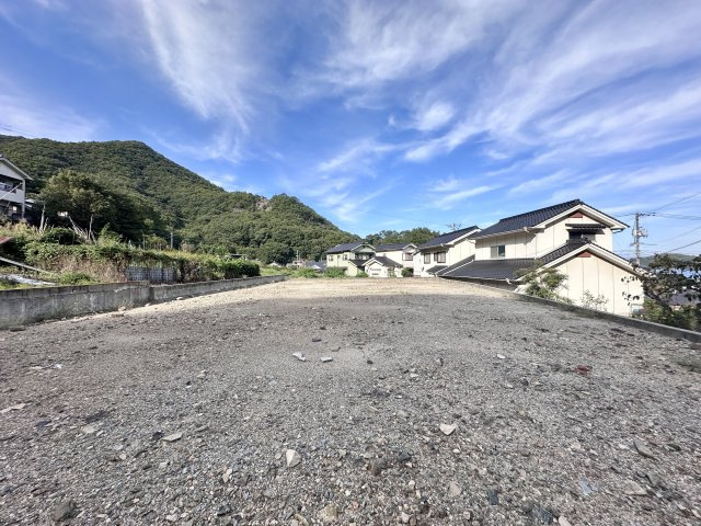 ゆとりある敷地面積420.36？！家庭菜園やガーデニング、お子様の遊び場など、暮らしを楽しむスペースも確保できそうです。自然を感じながら穏やかな毎日を過ごしたい方におすすめの住環境です！