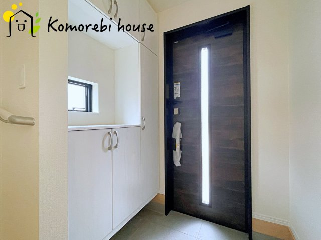 毎日通る玄関はこちらです