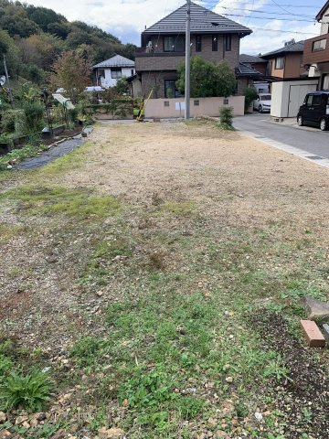 東から西に向かって