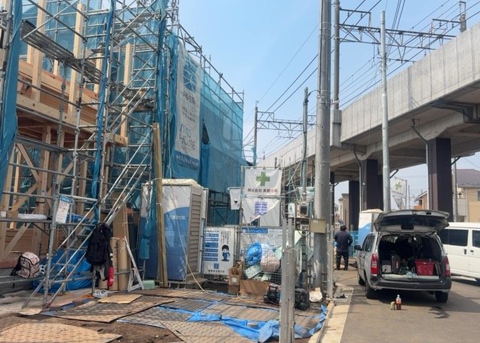 土地の地勢が高台の場合、景色を綺麗にみることができ、景色にこだわってお家探ししている方におすすめです！また平坦地よりも風通しがいいというメリットがあります。デメリットもあるので是非現地でご確認下さい。