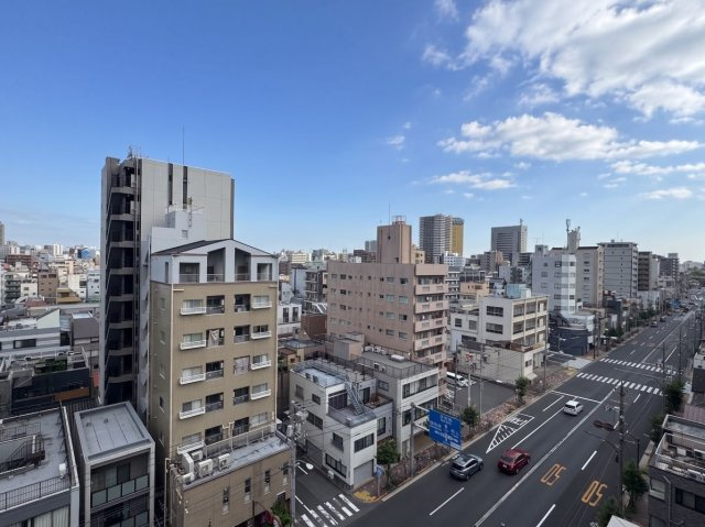 バルコニーからは大きな空を望めます
