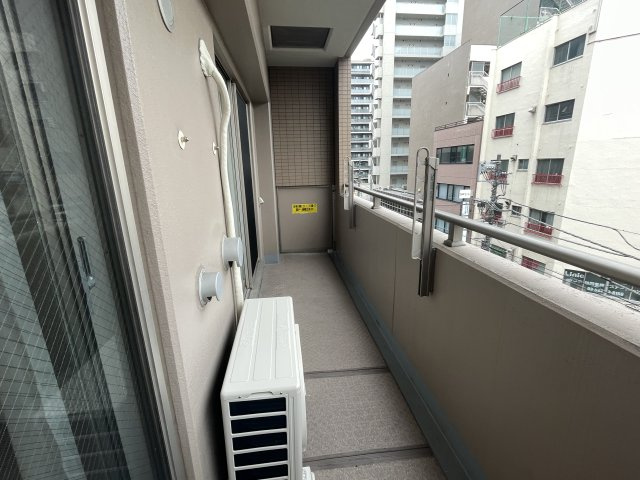 南西向きで陽当たり良好のバルコニーです。　