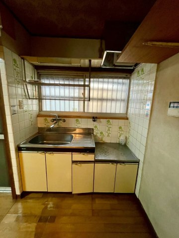 キッチンの正面に窓があり、採光・通風に優れています。