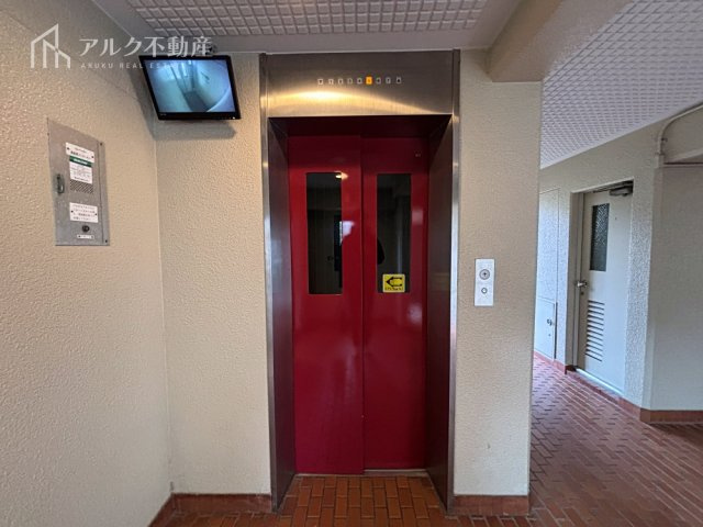 共用エレベーター