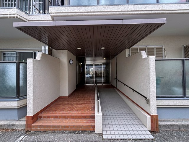 エントランス(外)