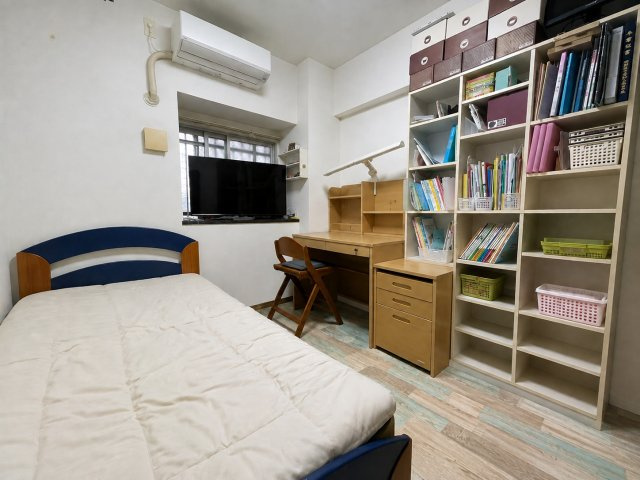 個人の部屋や寝室として使える洋室です