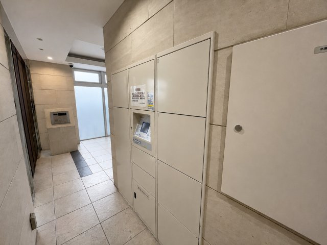 お留守の時も安心の宅配ボックス